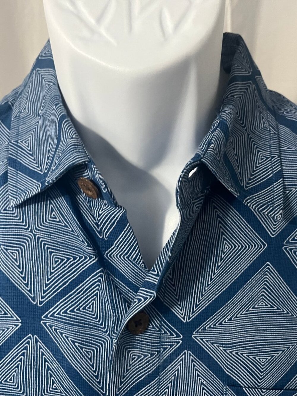 Tommy Bahama Men’s Blue White Silk Hawaiian Tribal Shirt 🌴 M ✨